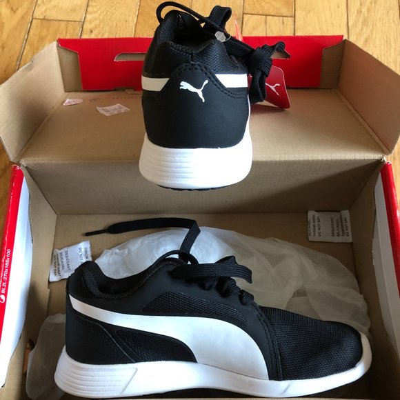 Brand New Kids' Black and White Puma Trainers Running Shoes Sneakers - Picture 6 of 9